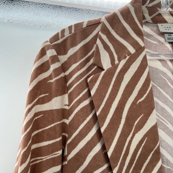 A New Day Women's Zebra Print Single Button Blazer Tan/White Size XS - Picture 3 of 9